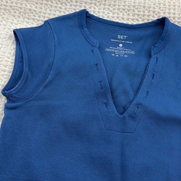 SET Top - Picture 3 of 6